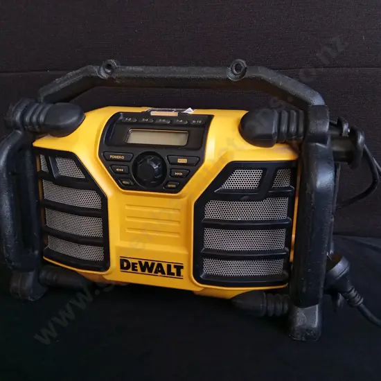 DEWALT DCR015 12V/20V MAX WORKSITE RADIO, WORKING