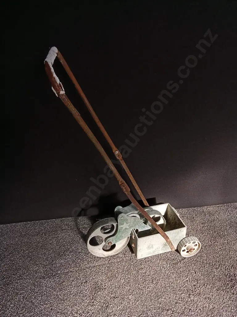VINTAGE ATHLETIC FIELD DRY LINE MAKER, H 81 CM Image 1++