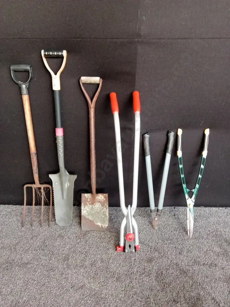 BUCKET OF TOOLS Image 1++