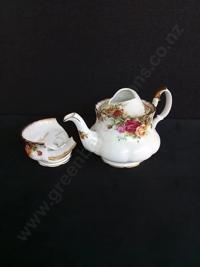 ROYAL ALBERT OLD COUNTRY ROSES BONE CHINA TEA SET (NOTE 2 DAMAGED PIECES) Image 1++