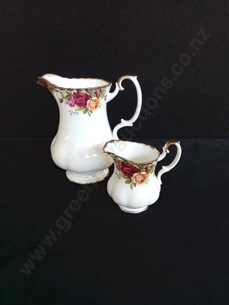 ROYAL ALBERT OLD COUNTRY ROSES BONE CHINA TEA SET (NOTE 2 DAMAGED PIECES) Image 1++