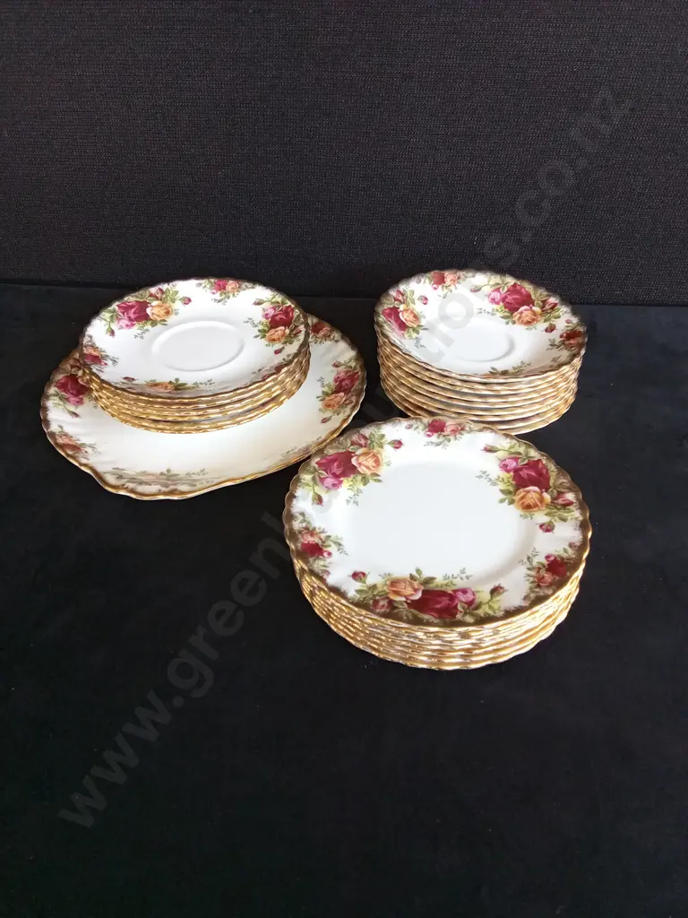 ROYAL ALBERT OLD COUNTRY ROSES BONE CHINA TEA SET (NOTE 2 DAMAGED PIECES) Image 1++