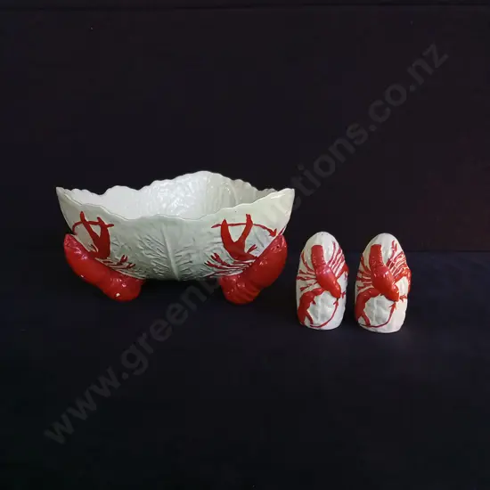 VINTAGE CARLTON WARE CABBAGE LEAF LOBSTER SALAD BOWL WITH ACCOMPANYING SALT AND PEPPER SHAKERS PLUS SMALL SAUCER