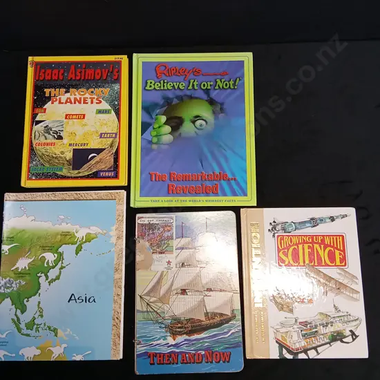 ASSORTED CHILDRENS BOOKS