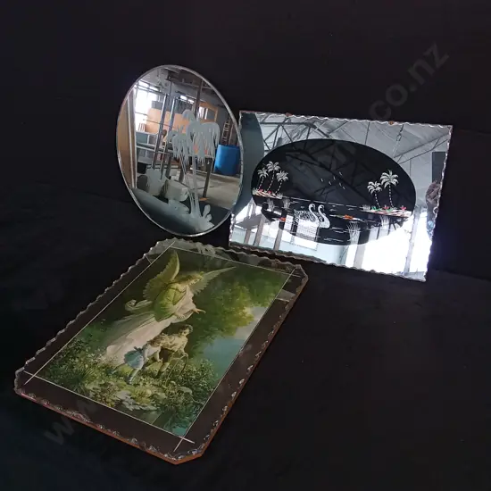 MIRRORED PICTURES