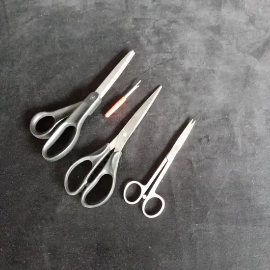 SEWING KIT