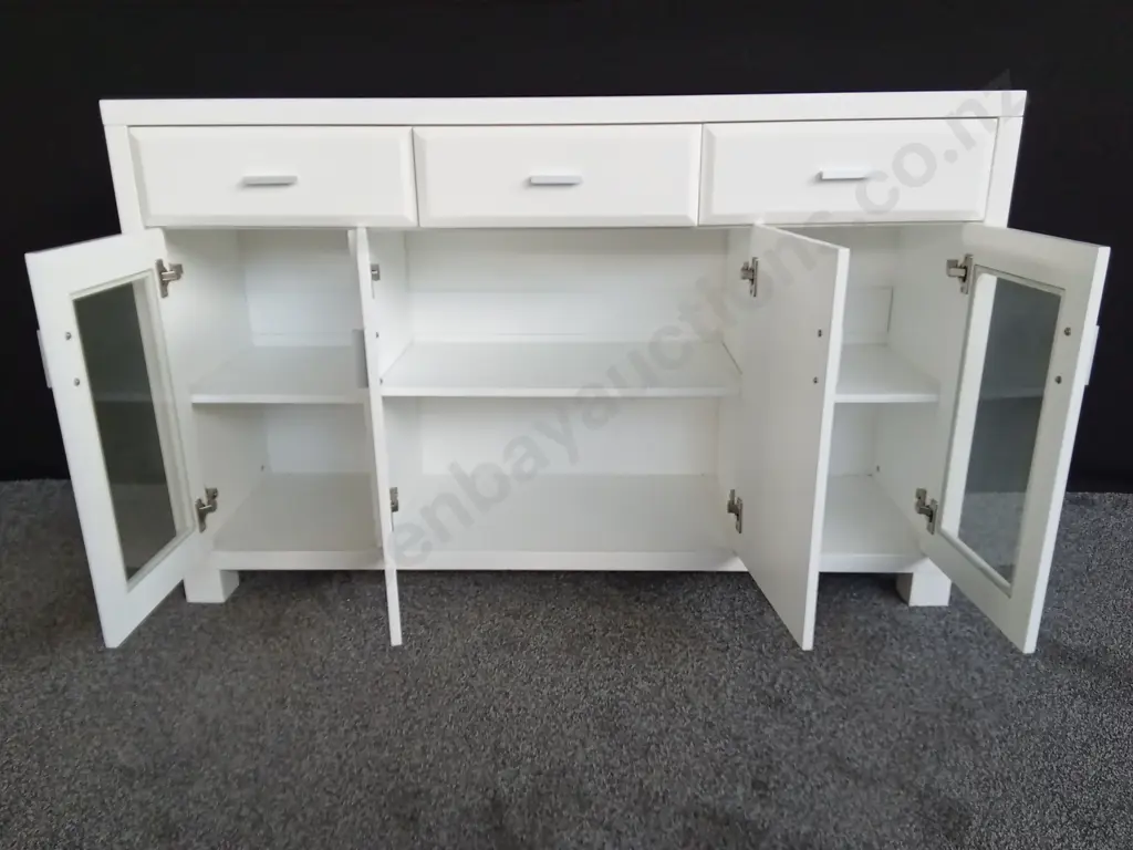 GLOSS WHITE SIDEBOARD, 3 DRAWERS, 2 GLASS DOORS, 2 CENTRE DOORS, SOFT CLOSE HINGES - EXCELLENT CONDITION Image 1++