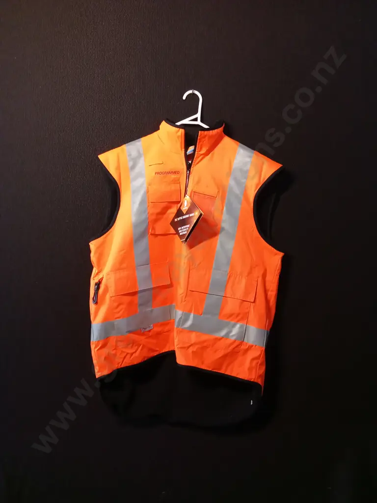 NEW AND USED HIGH VIS AND OVERALLS 1X JACKET 2 X VEST 1X OVER TROUSER 7X OVERALLS Image 1++