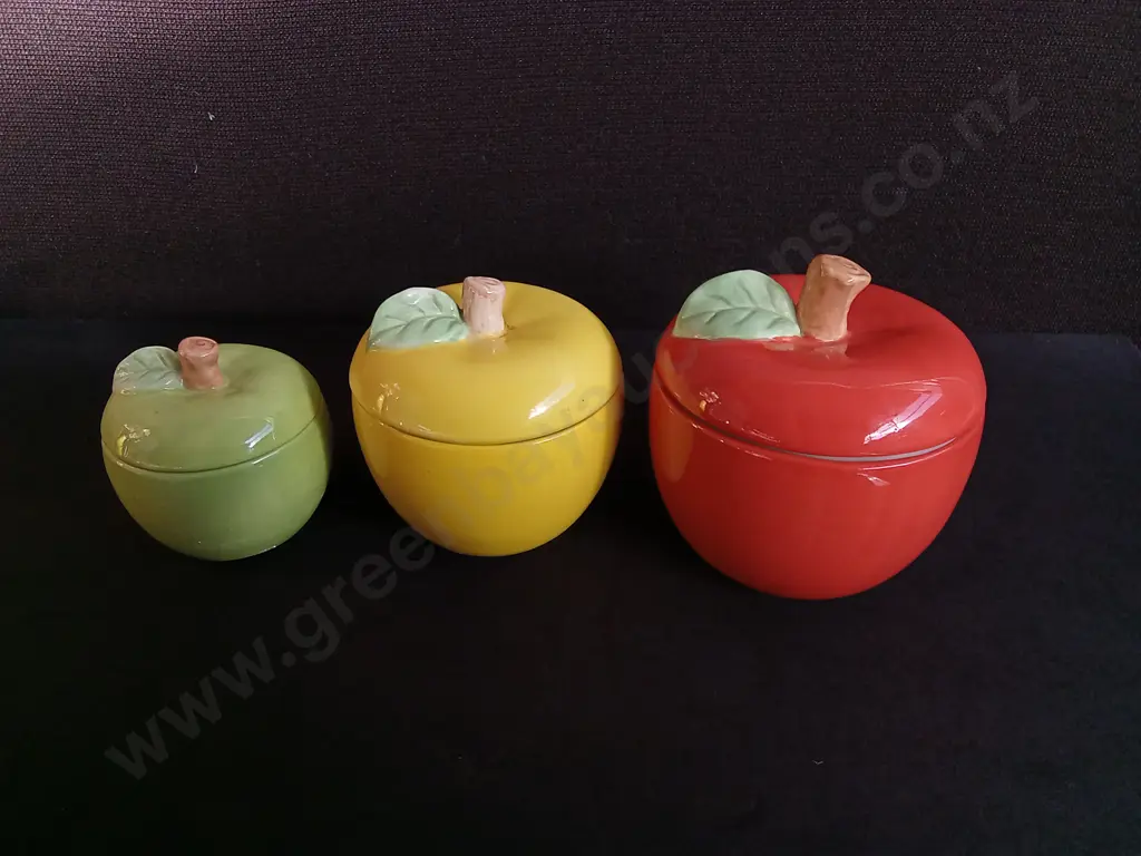 SET OF 3 CERAMIC APPLE JARS WITH LIDS, TALLEST H 15.5 CM Image 1++