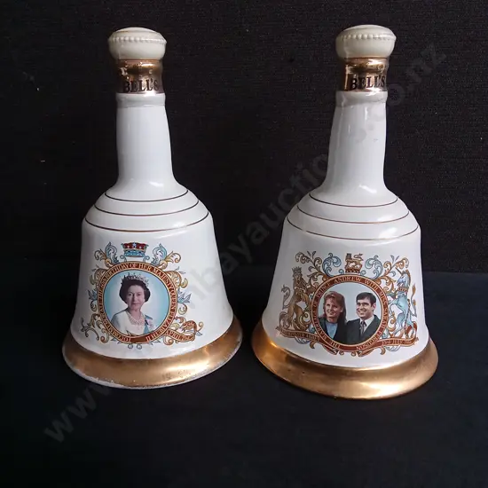 PAIR OF VINTAGE 1986 ROYAL COMMEMORATIVE SCOTCH WHISKY DECANTERS, FULL