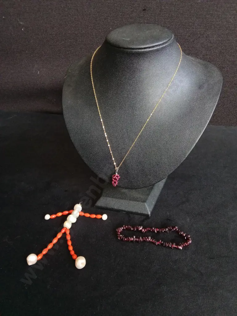 3 PIECES BEADED JEWELLERY Image 1++