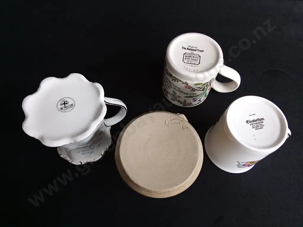 4 VINTAGE COMMEMORATIVE BRITISH ROYAL FAMILY CUPS, TALLEST H 10 CM Image 1++