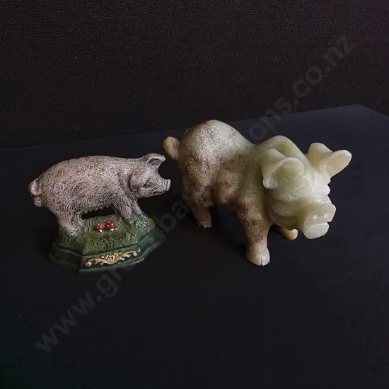 2 PIECES DECORATIVE PIG FIGURINES, CELADON JADE SCULPTURE, AND VINTAGE CAST IRON DOORSTOP, WIDEST W 14.5 CM