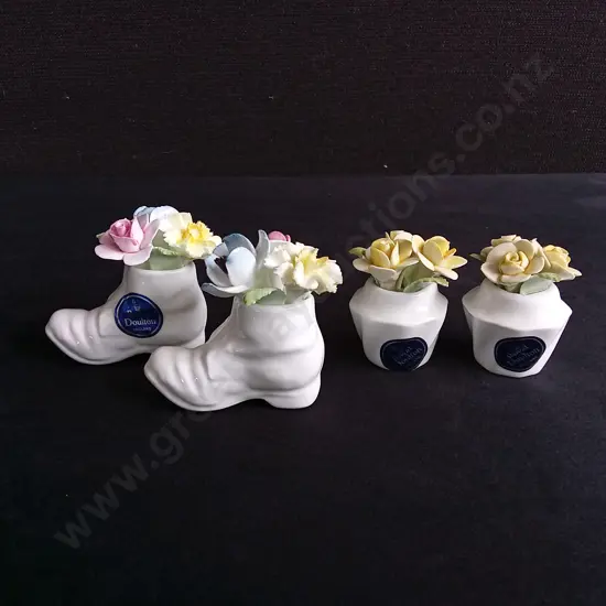 4 VINTAGE ROYAL DOULTON BONE CHINA ORNAMENTS, BOOTS AND POTS, TALLEST H 6 CM