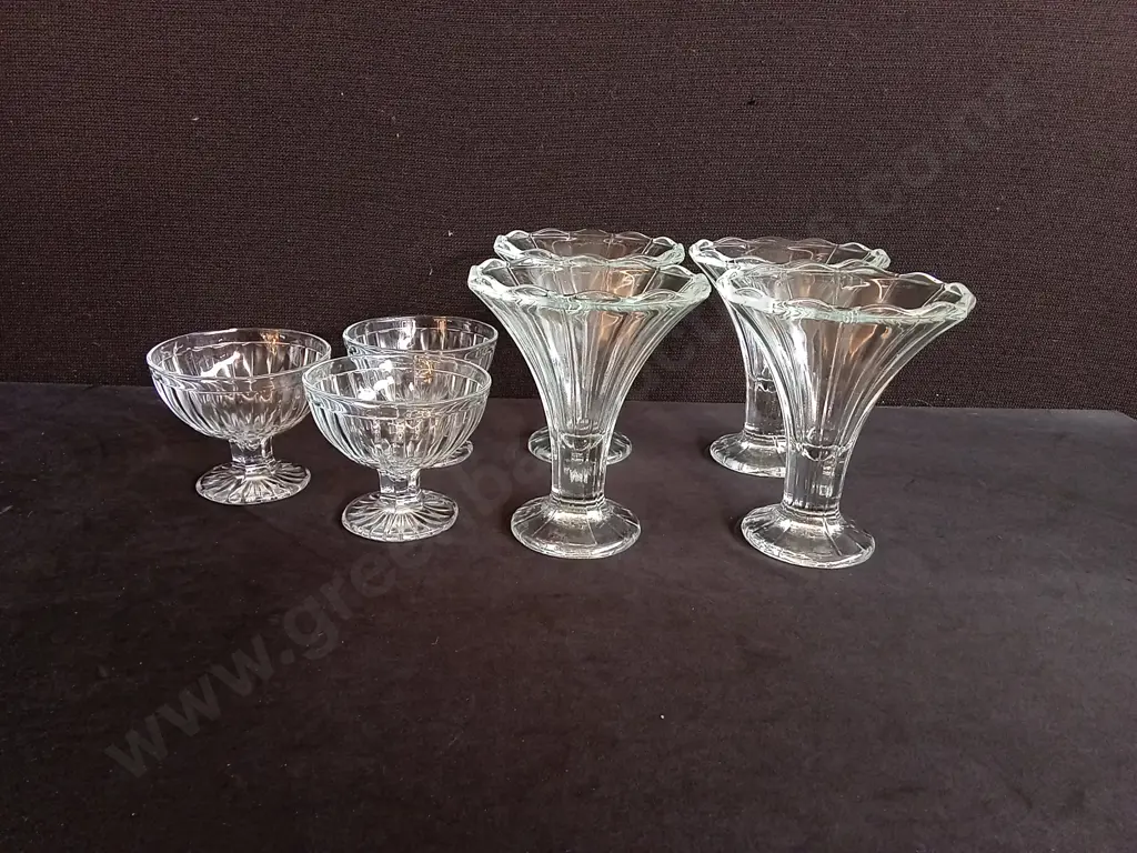 SET OF 4 SUNDAE GLASS DISHES AND SET OF 3 DESSERT BOWLS, TALLEST H 14.5 CM Image 1++