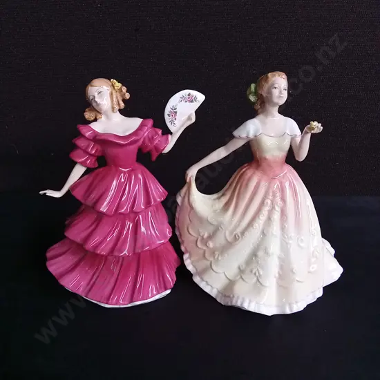 PAIR OF VINTAGE ROYAL DOULTON PORCELAIN FIGURES, "JENNIFER" 1993, AND "DEBORAH" 1994, TALLEST H 20 CM