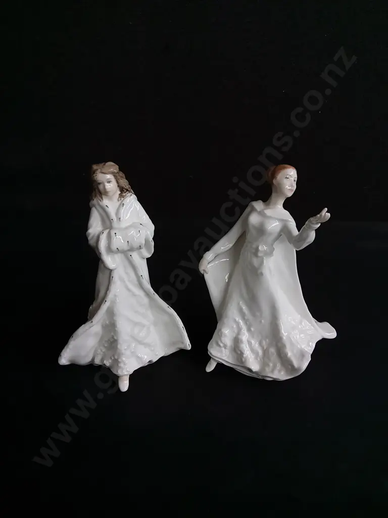 PAIR OF VINTAGE ROYAL DOULTON BONE CHINA FIGURINES, "CHRISTMAS DAY" 1993, "SENTIMENTS WISDOM" 1999, TALLEST H 15.5 CM Image 1++