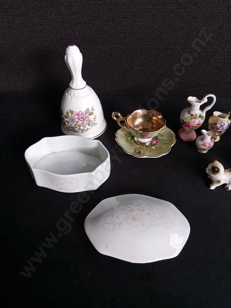 COLLECTION OF VINTAGE PORCELAIN TRINKETS AND ORNAMENTS, TALLEST H 12 CM Image 1++