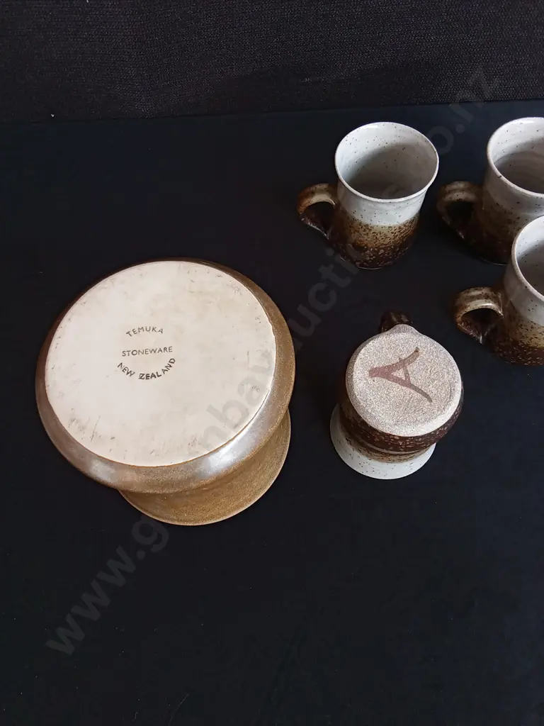 SET OF 4 VINTAGE STONEWARE MUGS AND JAR, TALLEST H 13 CM Image 1++