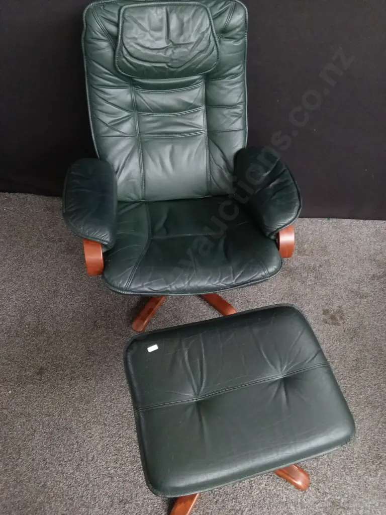 DARK GREEN LEATHER SWIVEL AND MATCHING OTTOMAN, TALLEST H 99 CM Image 1++