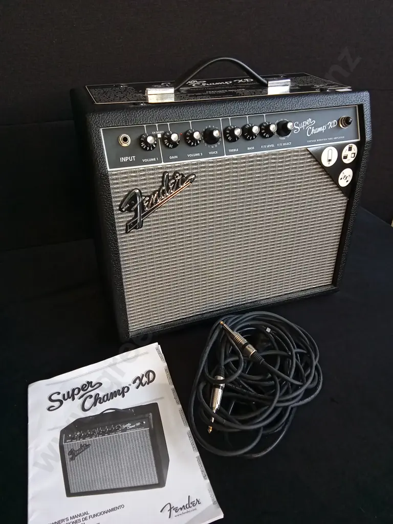 FENDER SUPER CHAMP XD 15-WATT 1X10" HYBRID TUBE GUITAR COMBO AMP Image 1++