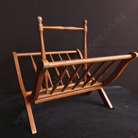 VINTAGE TEAK WOOD MAGAZINE RACK, H 48 CM X W 43.5 CM