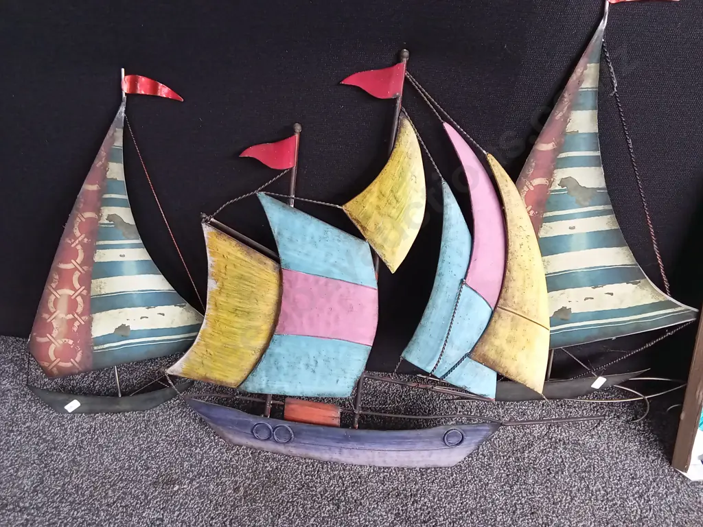 4 METAL WALL DECORATIVE PIECES, TALLEST BOAT IS 65CM Image 1++