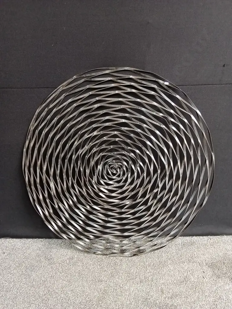 LARGE METAL WALL ART - 1.2M DIAMETER Image 1++