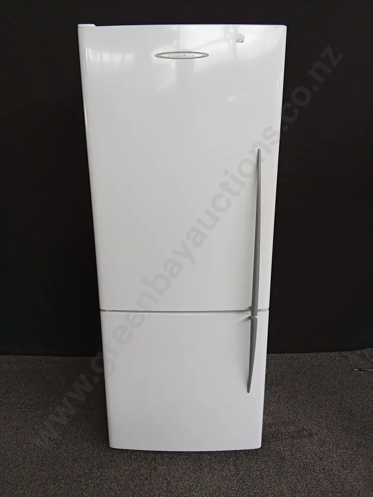 FISHER&PAYKEL FRIDGE AND FREEZER Image 1++