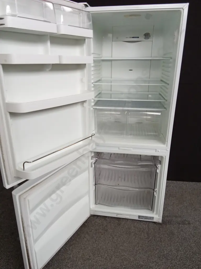 FISHER&PAYKEL FRIDGE AND FREEZER Image 1++