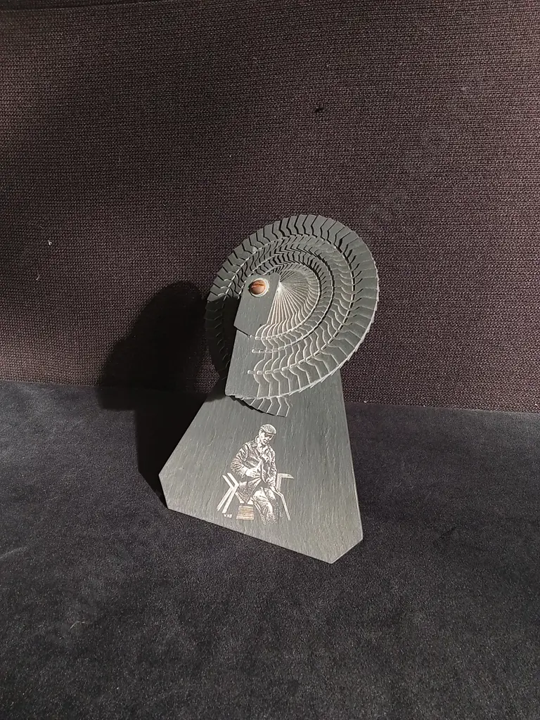 DECORATIVE WELSH FOLK ART CARVED SLATE FAN SCULPTURE, H 16 CM Image 1++