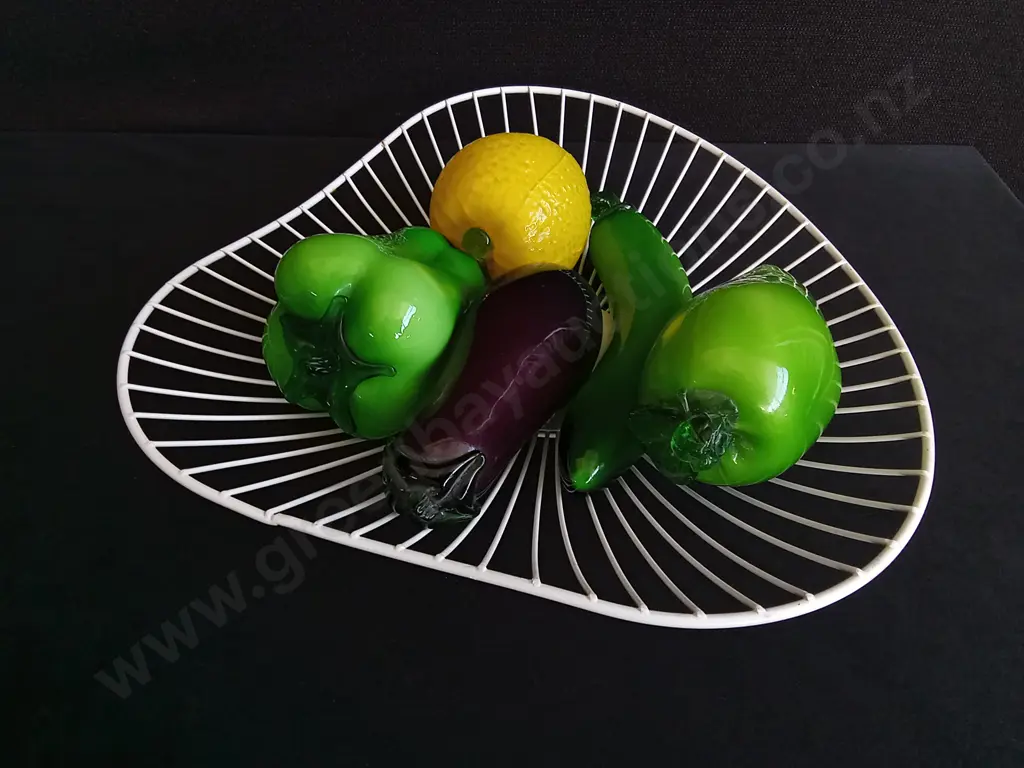 MURANO STYLE HAND BLOWN GLASS PRODUCE SCULPTURE SET, INCLUDING WIRE DISPLAY BOWL, TOTAL W 39 CM Image 1++