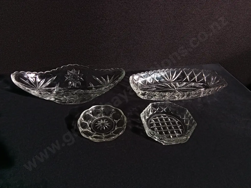 4 PIECES MIX OF VINTAGE CUT GLASS DISHES, WIDEST W 24 CM Image 1++