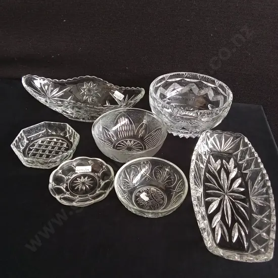 7 PIECES MIX OF VINTAGE CUT GLASS DISHES, WIDEST W 24 CM