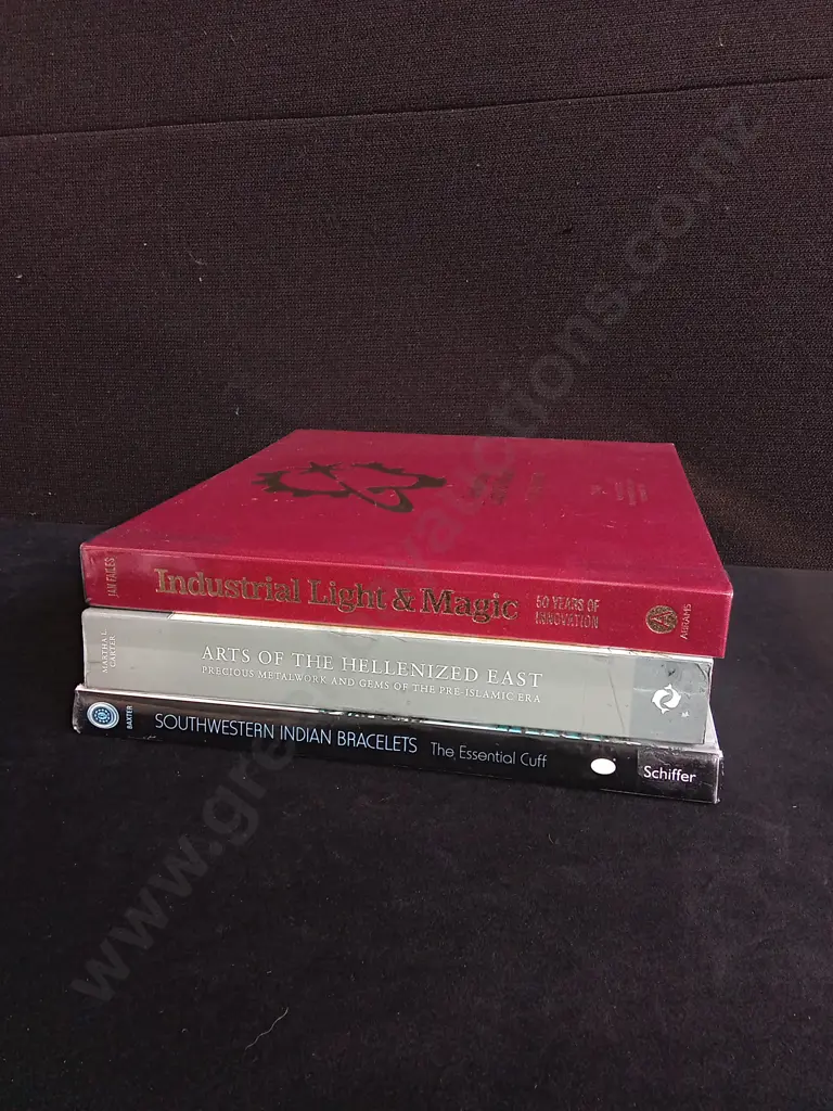 MIX OF 3 BOOKS Image 1++