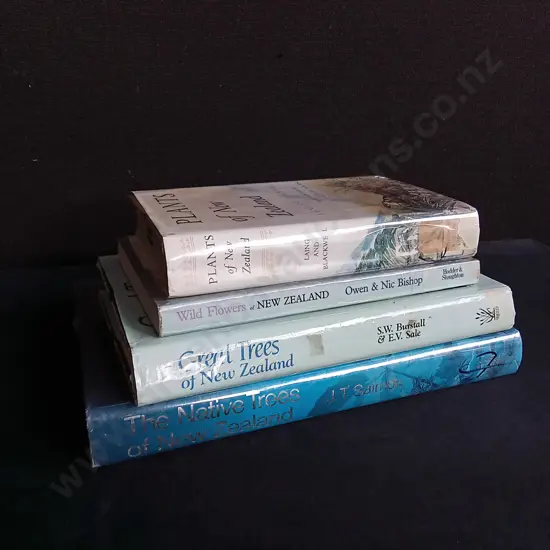 4 BOOKS ON NEW ZEALAND PLANTS AND TREES