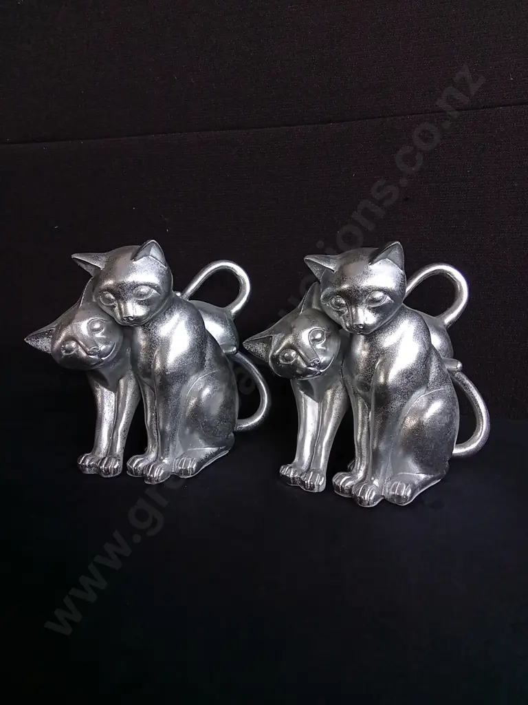 PAIR OF SILVER FINISHED CAT ORNAMENTAL FIGURINES, H 19.5 CM Image 1++