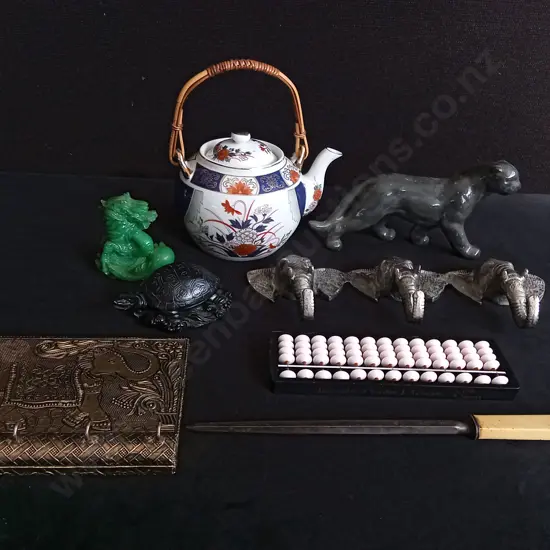 COLLECTION OF VINTAGE ASIAN DECORATIVE ITEMS, TALLEST H 20.5 CM