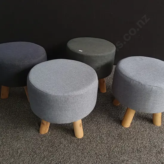 4 GREY OTTOMANS, H 32 CM