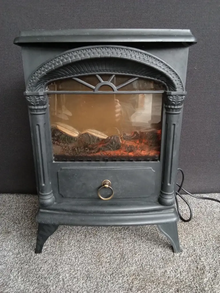 FREE STANDING ELECTRIC FIREPLACE Image 1++