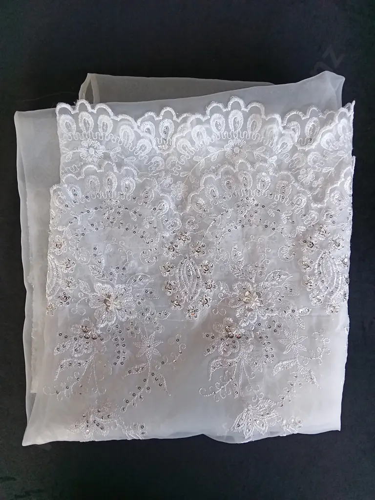 TONGAN WHITE FUNERAL PALL LEAF PATTERN 340CM X 240CM PLUS SHEER BEADED FABRIC 130CM X 135CM Image 1++