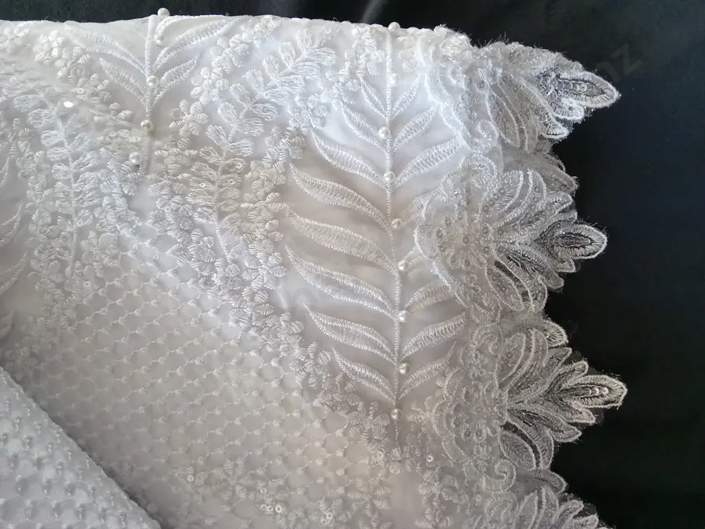 TONGAN WHITE FUNERAL PALL LEAF PATTERN 340CM X 240CM PLUS SHEER BEADED FABRIC 130CM X 135CM Image 1++