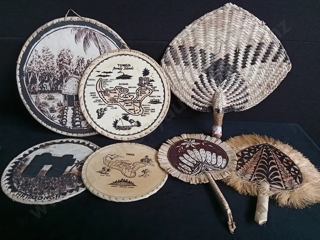 TONGAN TAPA CLOTH WALL HANGINGS AND WOVEN FANS, LARGEST W 42.5 CM Image 1++