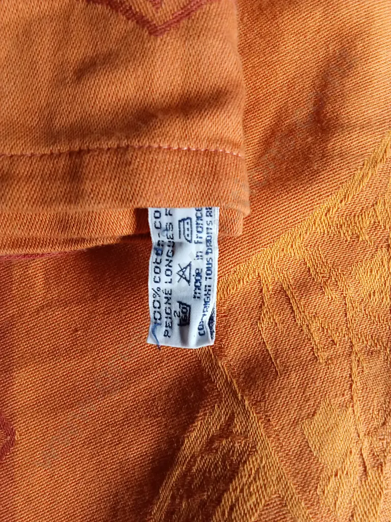 2 TABLE CLOTHS, INCLUDING ONE 100% COTTON MADE IN FRANCE Image 1++