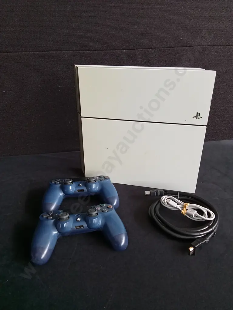PLAYSTATION 4 AND TWO CONTROLLERS Image 1++