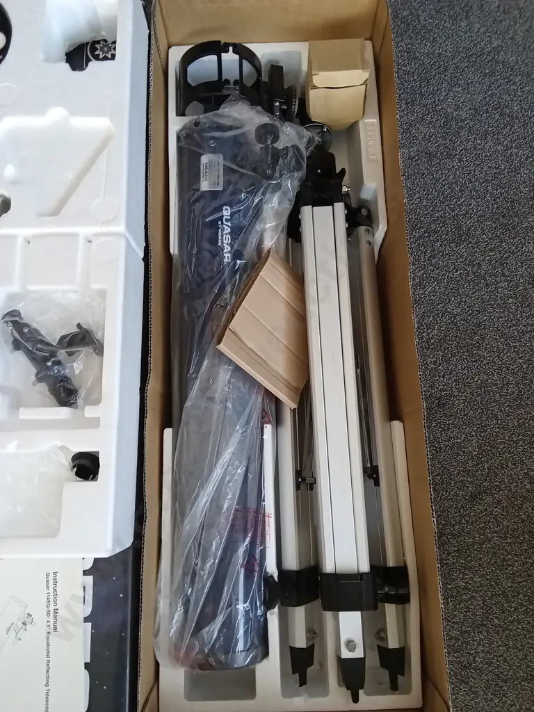 BRAND NEW QUASAR 114EQ-SD: 4.5" EQUATORIAL REFLECTING TELESCOPE Image 1++