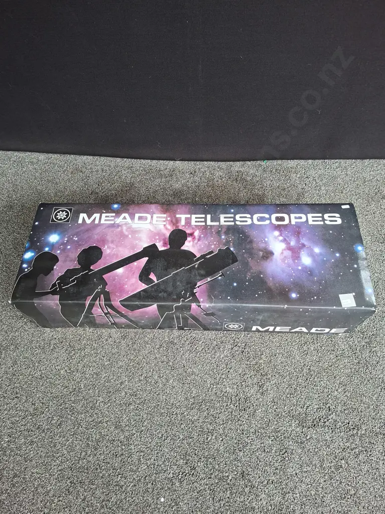 BRAND NEW QUASAR 114EQ-SD: 4.5" EQUATORIAL REFLECTING TELESCOPE Image 1++