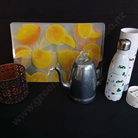 MIX OF KITCHEN ITEMS