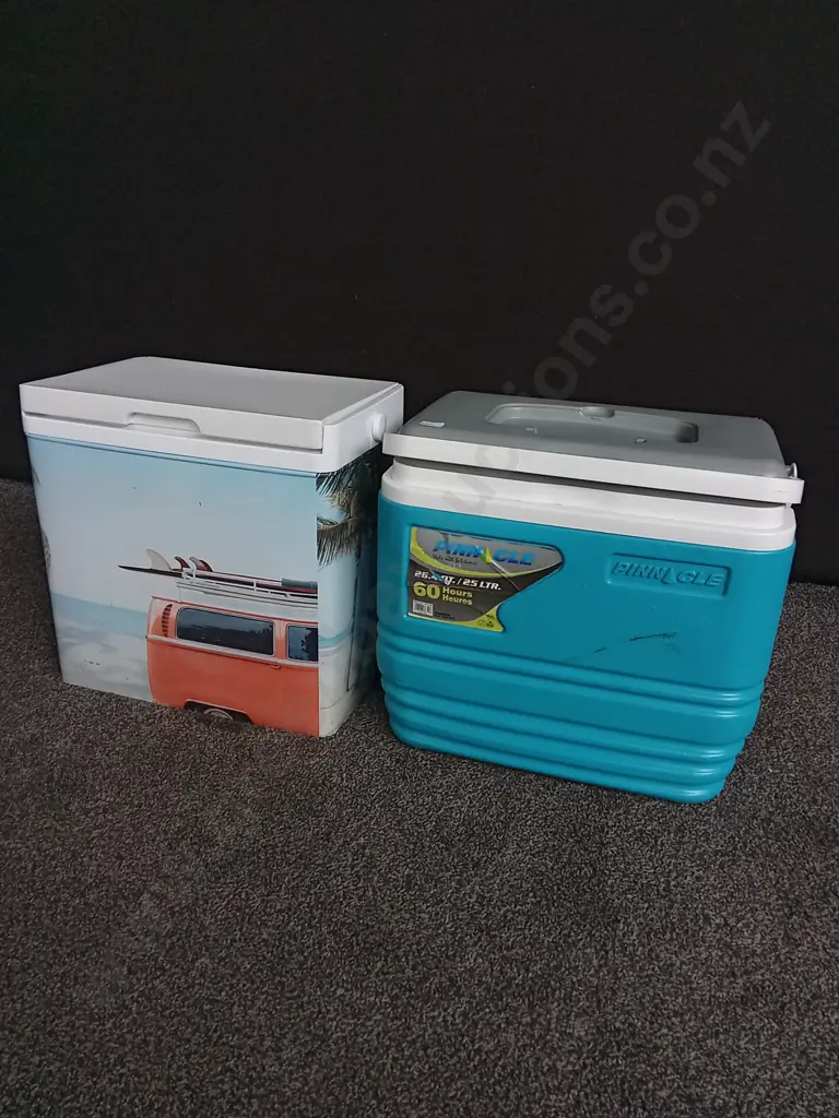 2 PIECES CHILLI BINS, TALLEST H 39 CM Image 1++