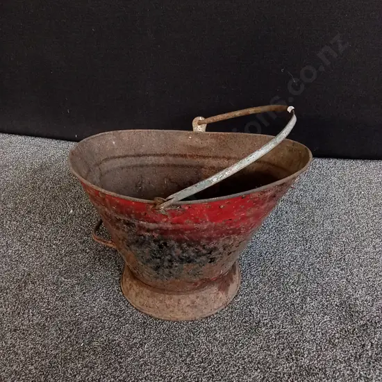 VINTAGE METAL FIRE BUCKET, H APPROX 30 CM